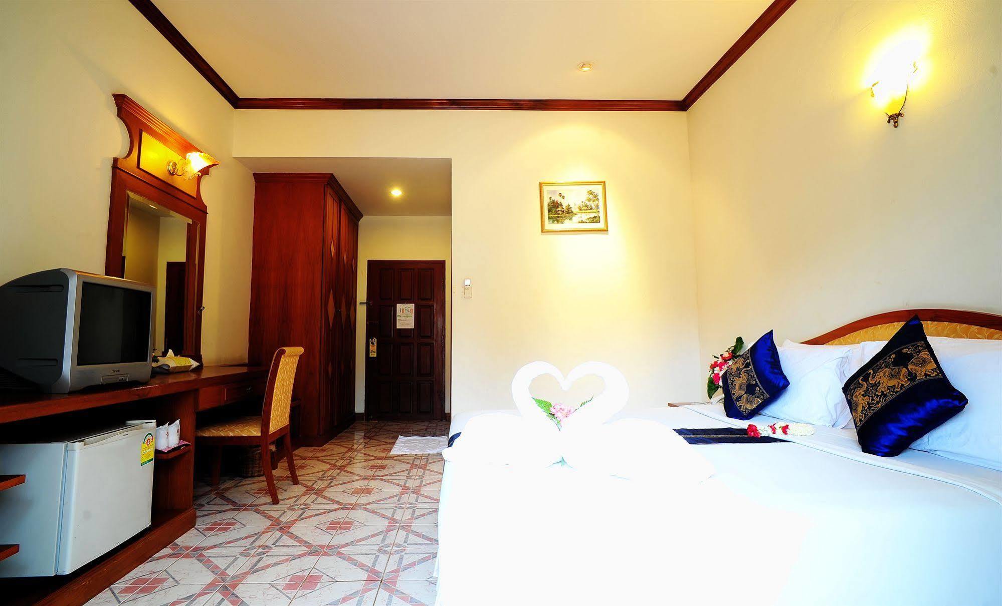 Indochina Hotel Sa Kaeo Buitenkant foto
