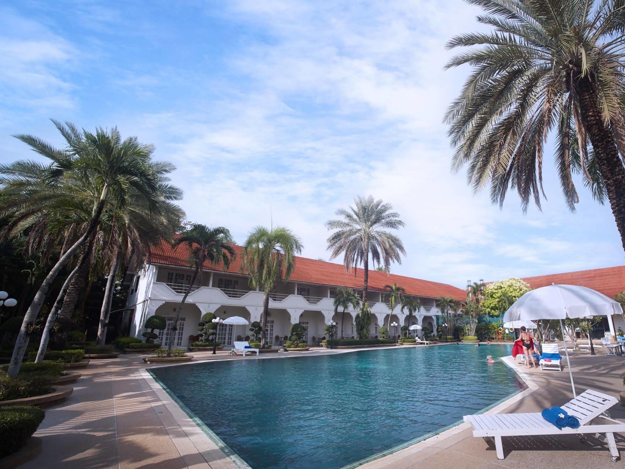Indochina Hotel Sa Kaeo Buitenkant foto