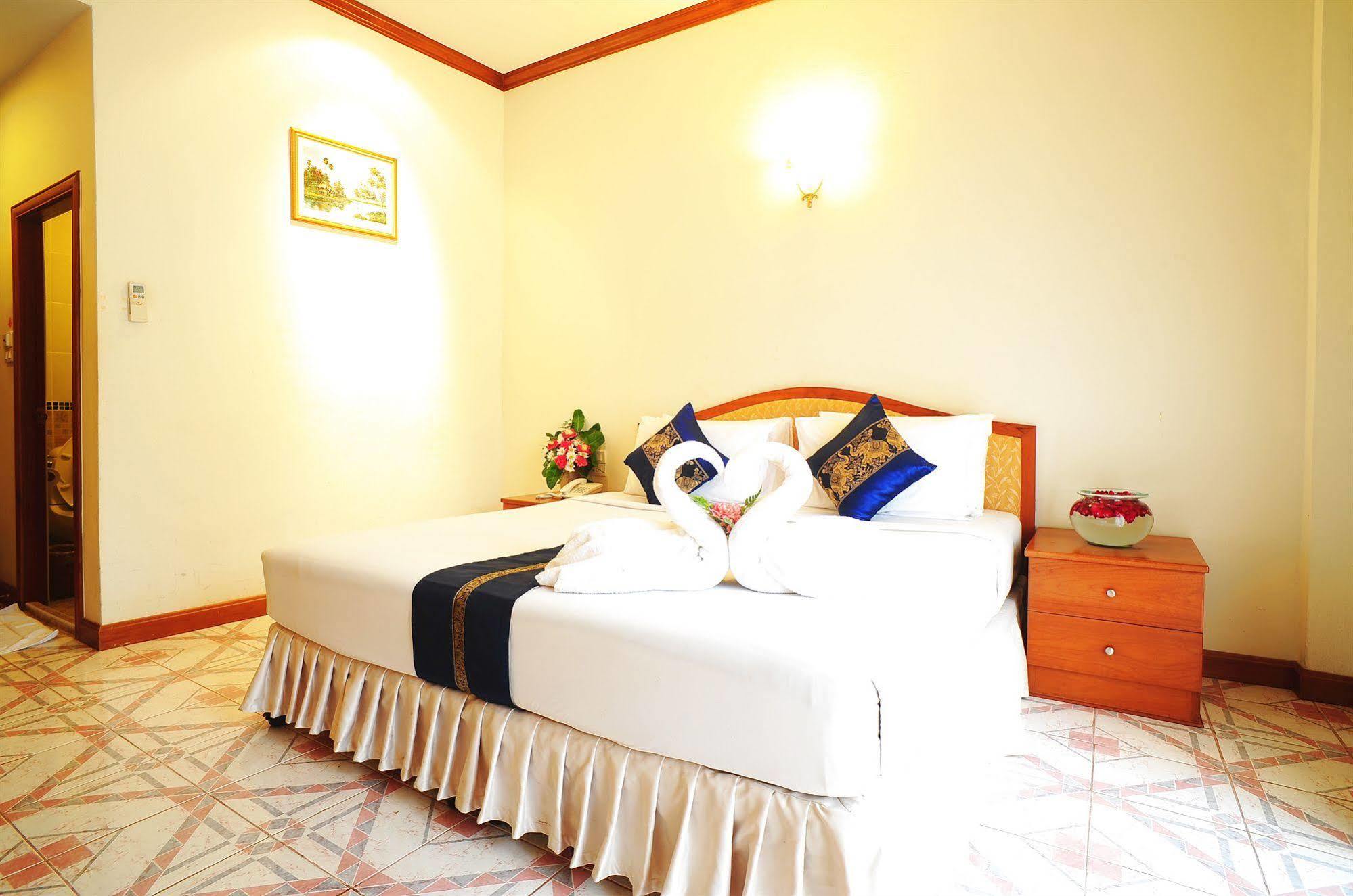 Indochina Hotel Sa Kaeo Buitenkant foto